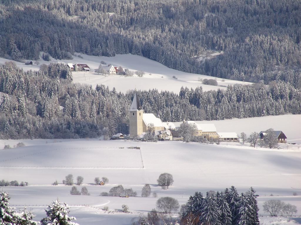 Готель Gasthof Knappenwirt Mariahof Екстер'єр фото